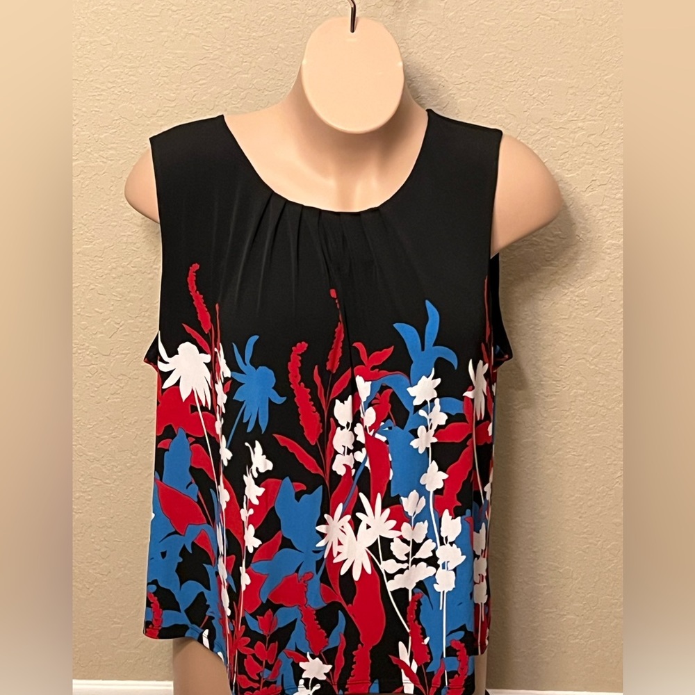 Ladies sleeveless top